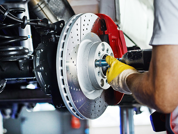 Carbon Ceramic Brakes Vs. Steel Brakes: What Sports Car Owners Should Know About Brake Service